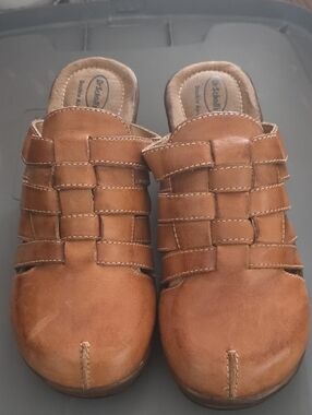 Ladies Dr. Scholl's Tan Woven Slip-On Clog 2 Inch Heels Size 9 Like New B